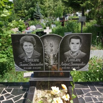 Памятники двойные